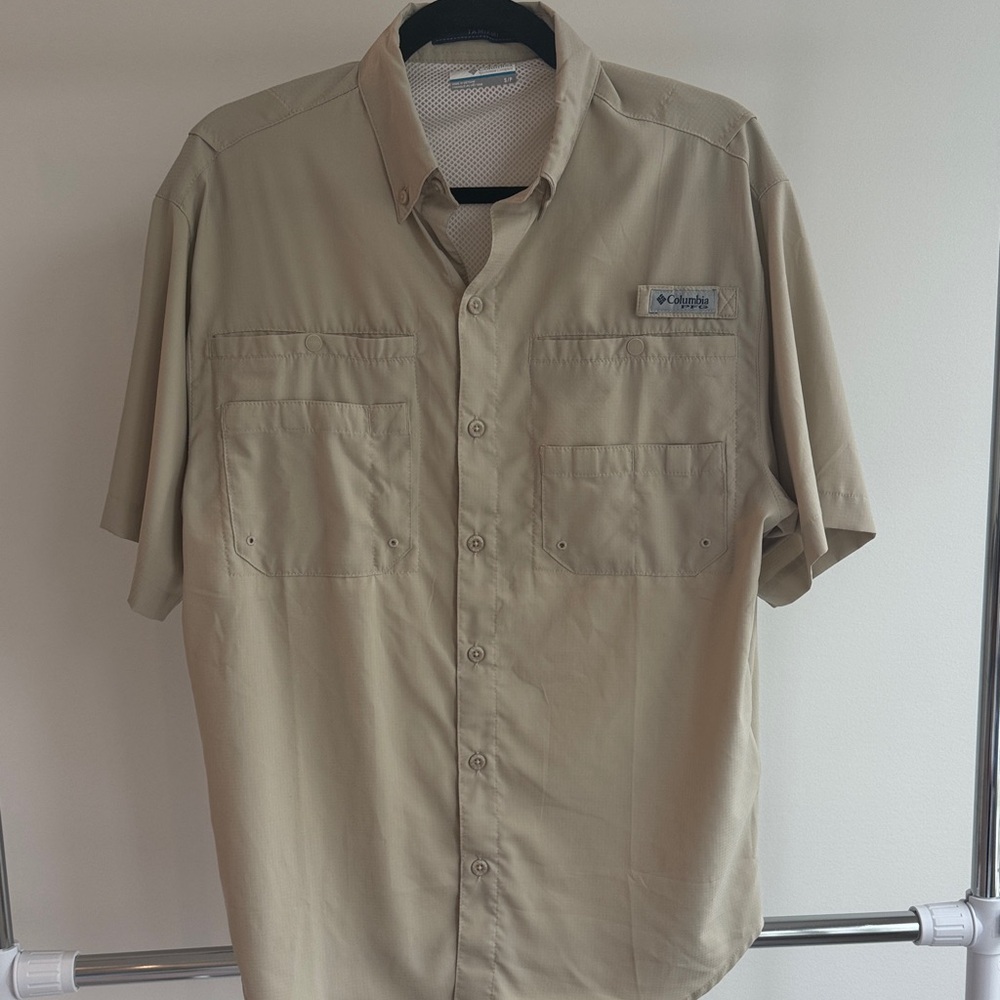Columbia Men's Casual Tan Button Down Shirt